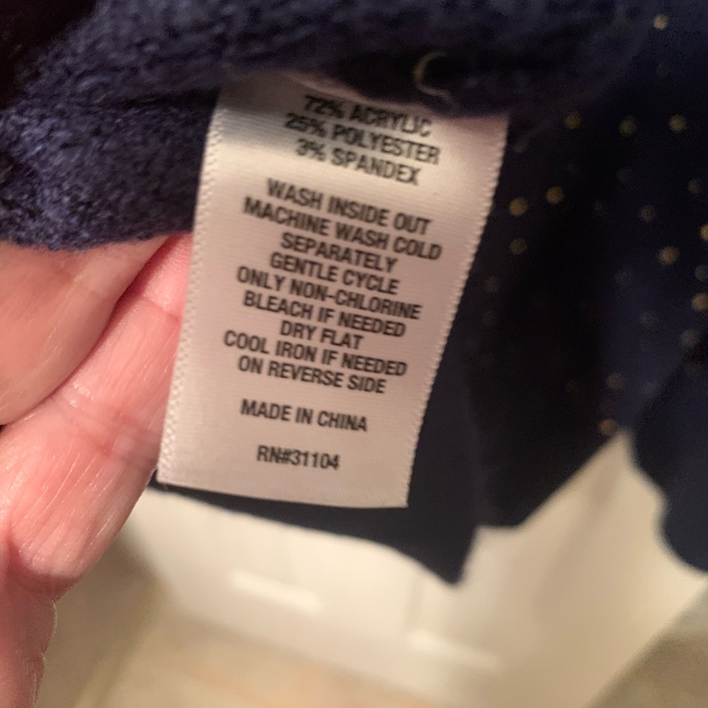 NWOT, CROWN & IVY SWEATER - Picture 4 of 4